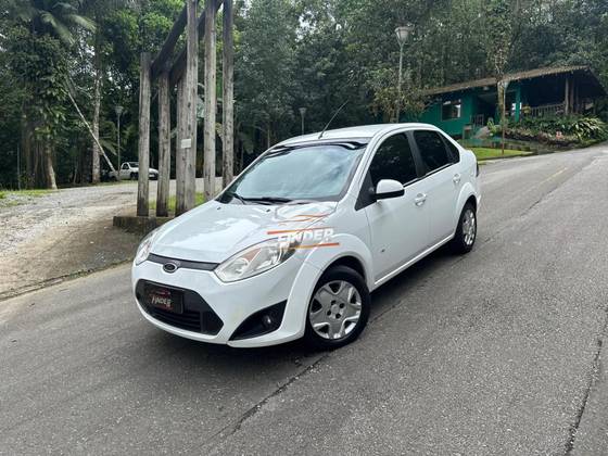 FORD FIESTA 1.6 ROCAM SEDAN 8V FLEX 4P MANUAL